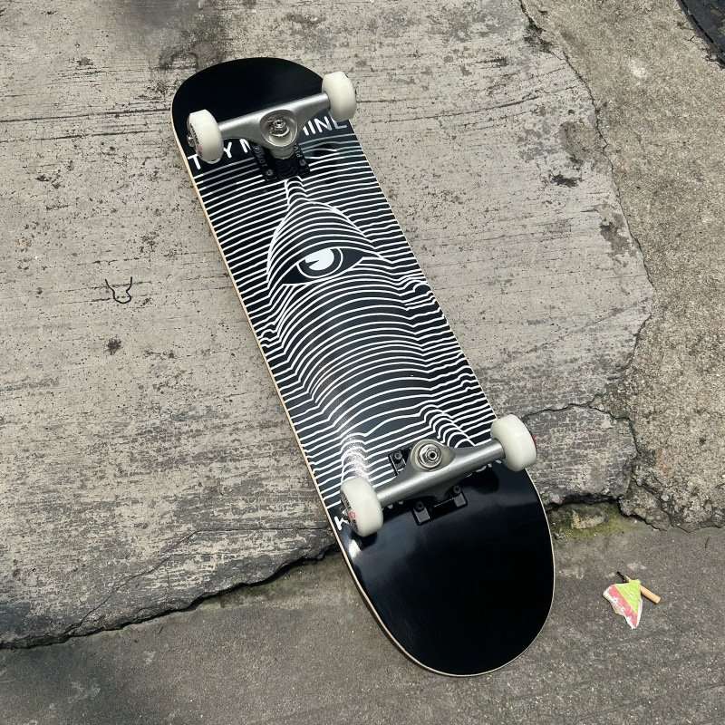 Black White Stripes skateboard 79cm double kick maple deck for street tricks – Groveride