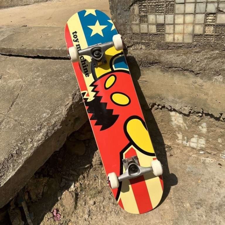Bull Head graphic skateboard 79cm double kick maple deck street board – Groveride